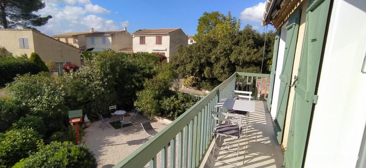Logement Dans Une Pinede A Lambesc Hotel Kültér fotó